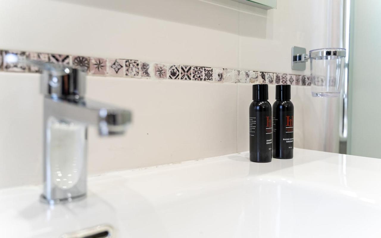 Intimity Luxury Rooms 쿠알리아노 외부 사진